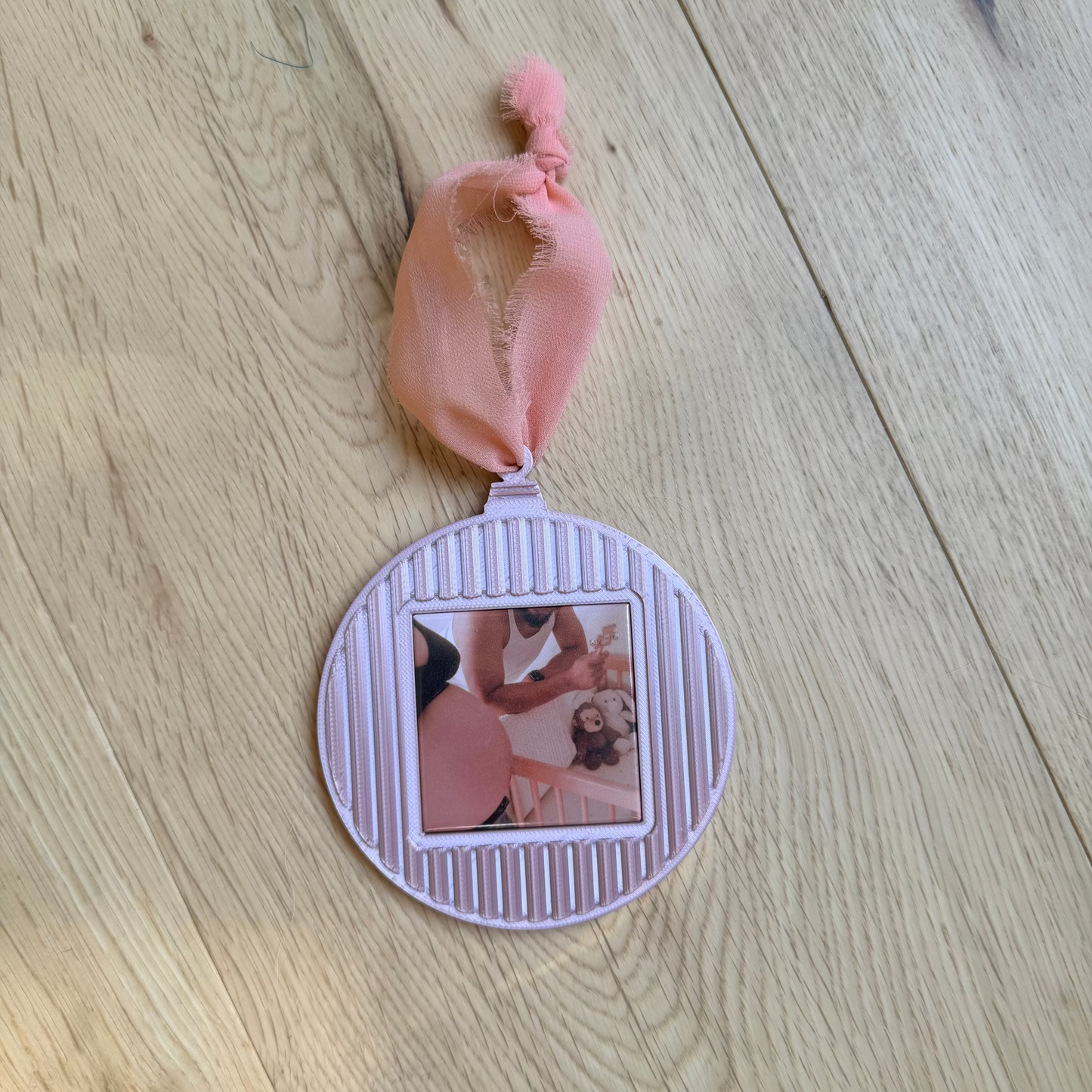 Christmas Ornament Frame for 2x2 Photo Magnet | 3D Printed | 3 Colours