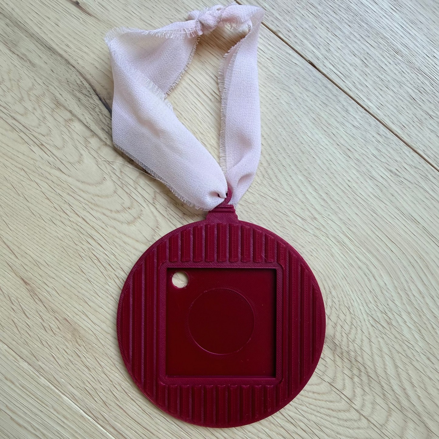 Christmas Ornament Frame for 2x2 Photo Magnet | 3D Printed | 3 Colours