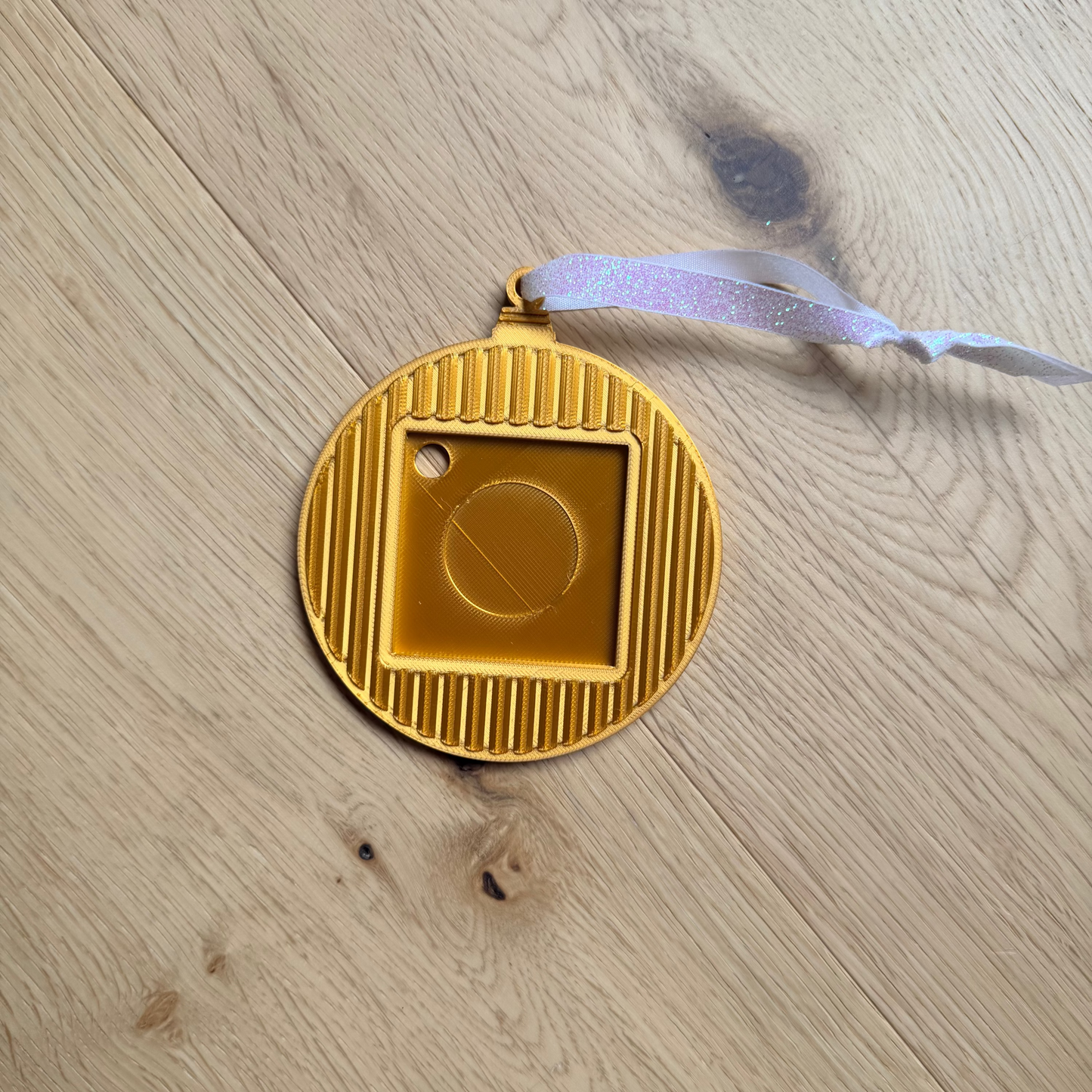 Christmas Ornament Frame for 2x2 Photo Magnet | 3D Printed | 3 Colours