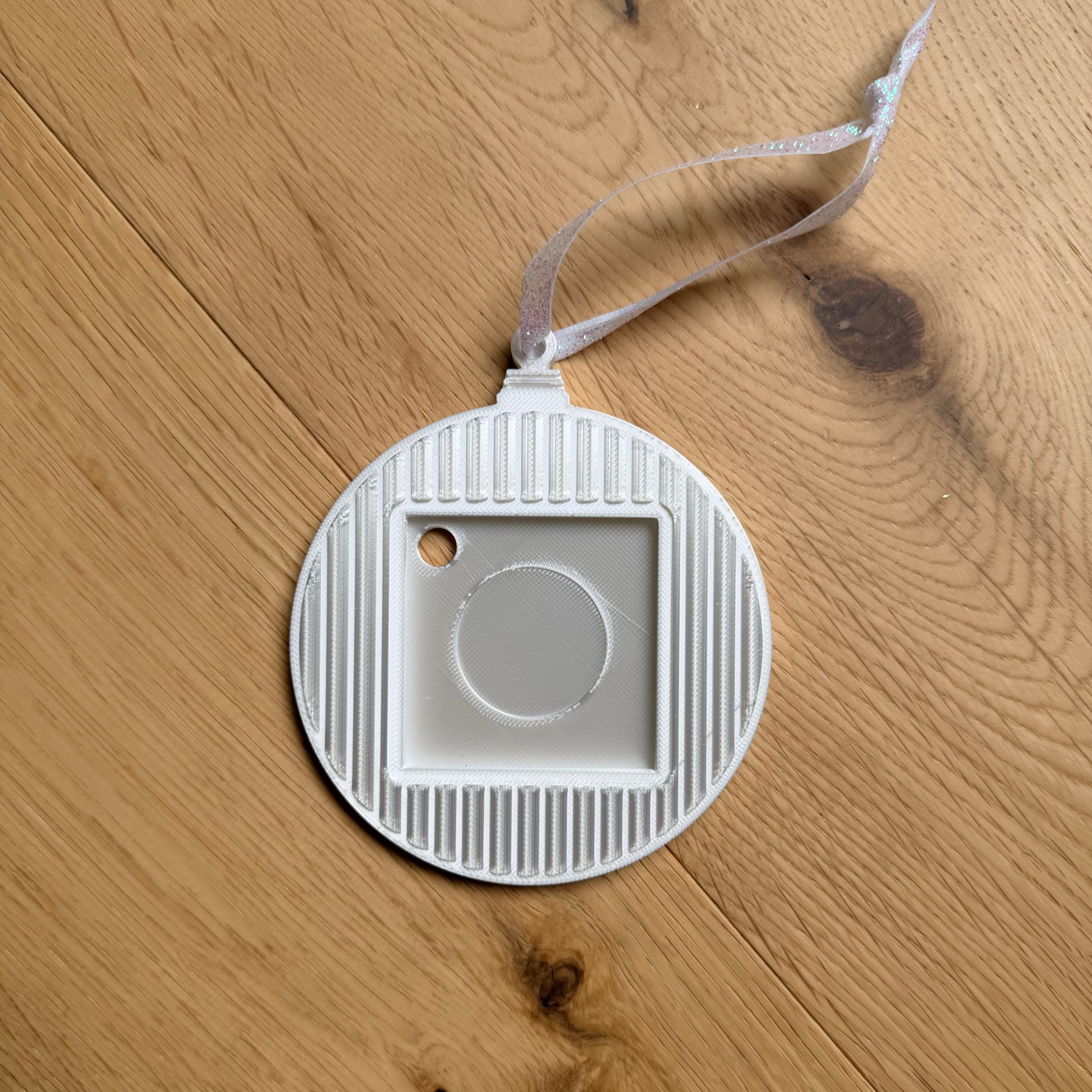 Christmas Ornament Frame for 2x2 Photo Magnet | 3D Printed | 3 Colours